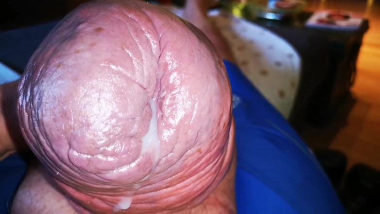 Monster_Meat_: Gozando enquanto bombeia no meu maior pau