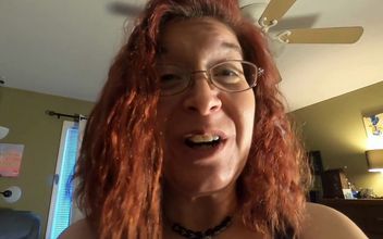 Giantess Ellie Bellybutton Tease