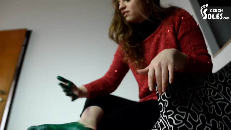 Czech Soles - foot fetish content: Pintura e solas com pés e solas