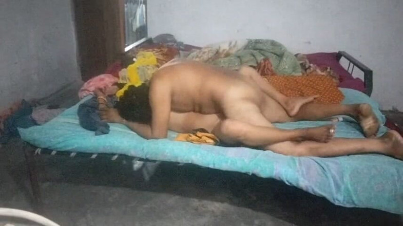Kumari1996: Une petite amie du village se fait baiser 8
