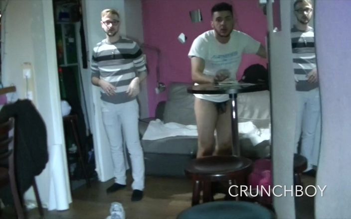 Crunch Boy: 2116 sweety twink olgun tarafından prezervatifsiz sikiliyor