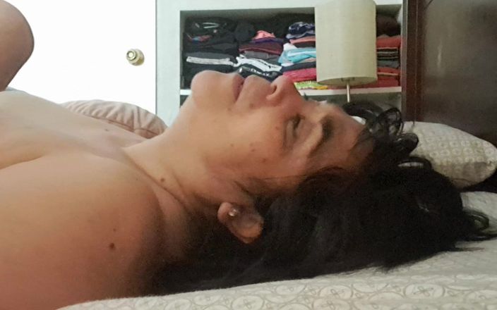 Mommy big hairy pussy: Fan, jag är en hora i fantasi med min styvson.