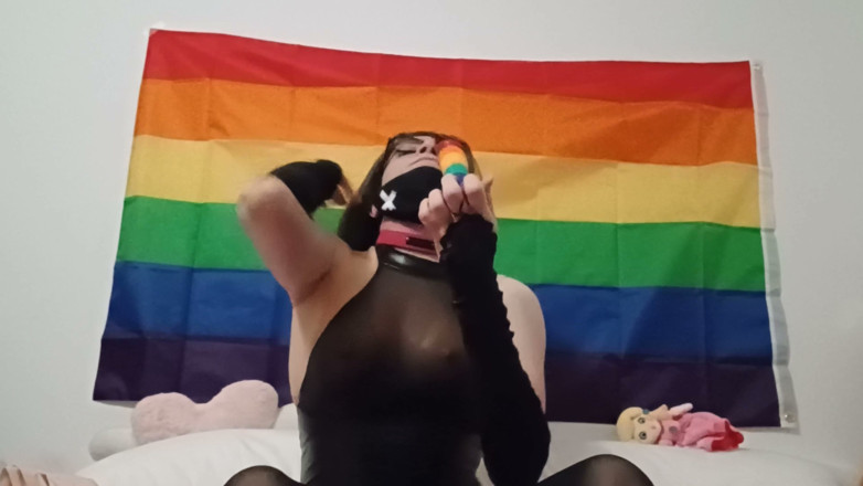 PrincessTheo6: Princesstheo Having a Fun Time Locked in Chastity