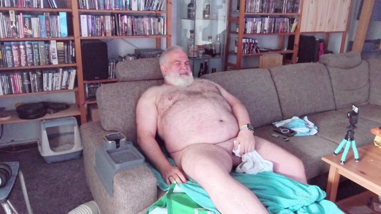 cuddlebearbln: スポーツ後の魔女