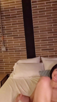 Üvey kızım dışarı çıkmam için izin istedi, benimle sevişti ve kabul ettim