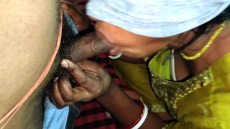 Sexy_Sali: Szwagierka zadzwoniła do szwagra i dała mu seks oralny w...