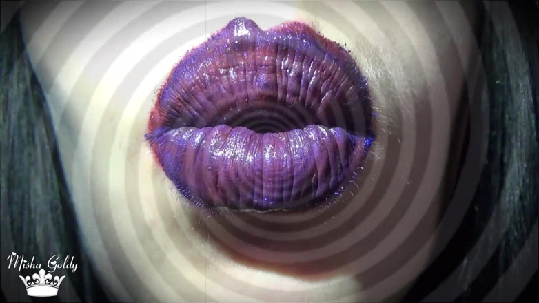 Goddess Misha Goldy: Meine lila magischen lippen machen dich verrückt