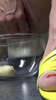 Permainan kencing dan pisang