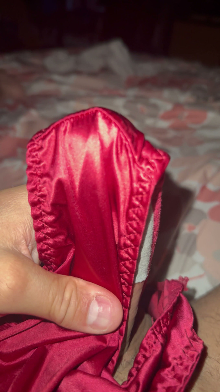 Bigbrook45: Celana dalam merah silky silky juicey