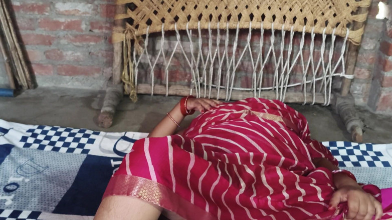 Rinki devi: Rinki Bhabhi Kki Chut Ke Baal Saaf Kiye