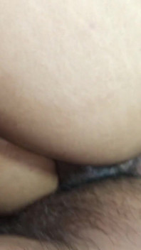 Ngentot anal pacar muslim gaya doggy