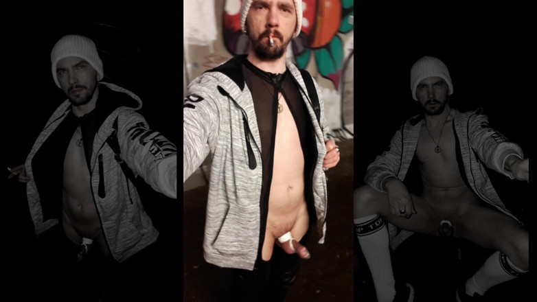 kinkygaynudist: Зимний Поход С Пропитанной Мочами Резиной На Моем Хуе