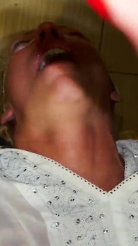 Příběh # 6. jazyk je hluboko v zadku. Velký penis Hluboko v krku. Výstřik na její obličej. Sexy Každodenní život blondýnky.