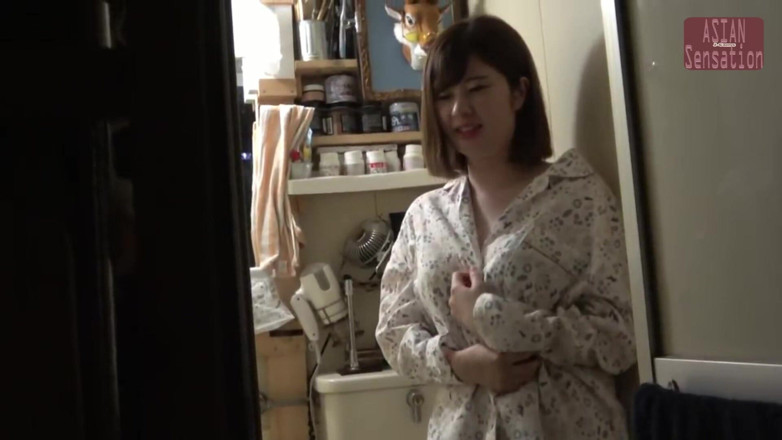 J-Cams: Una notte con l'amico di mia moglie Akiko ha cambiato...
