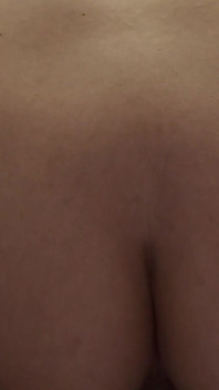 Pequena diversão no banheiro com meu vibrador