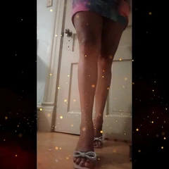 Tacones claros desnudos