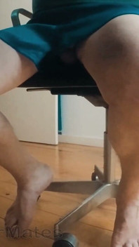 เซสชั่นชักว่าวเต็มรูปแบบของ Cummer ก่อนวัยอันควร - ไม่จําเป็นต้องใช้มือ