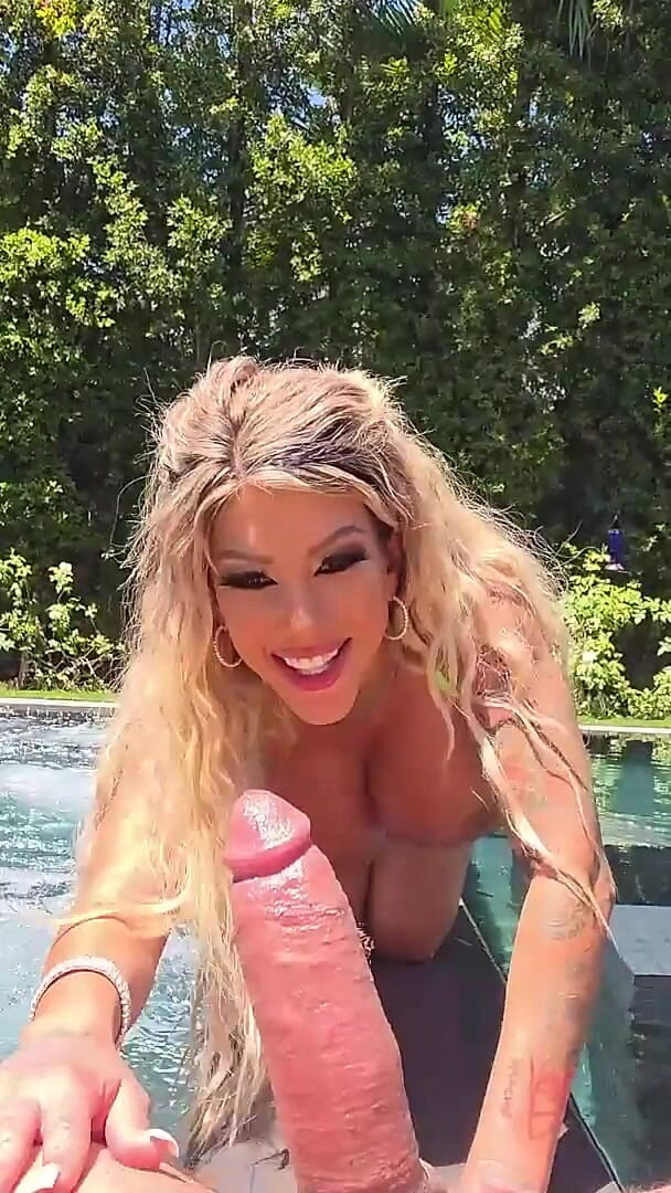 POV Pool Fucking with Kitana (Kitana Montana Official)