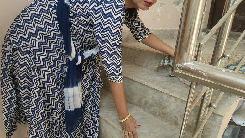 Saarabhabhi6: Het XXX hembiträde knullas hårt tills orgasm på hindi