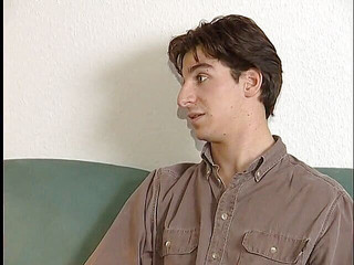 Lucky Cooch: 拥有漂亮胸部的大屁股黑发女郎被性交并被口爆