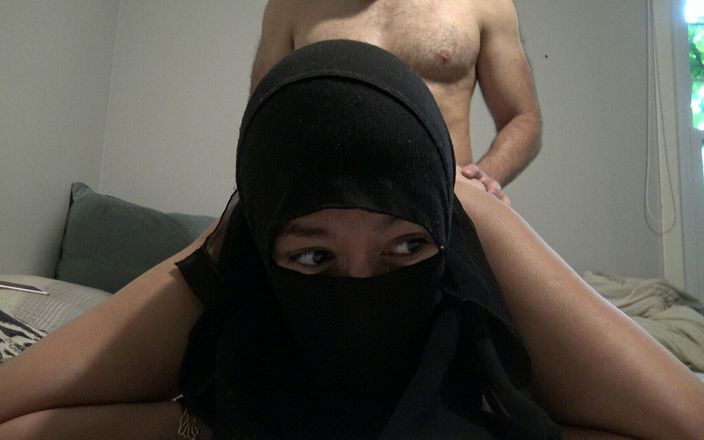 Souzan Halabi: Gadis Arab pertama kali seks anal