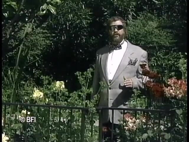 Battle of the asses and pussies: Вперше засмаглі дівчата