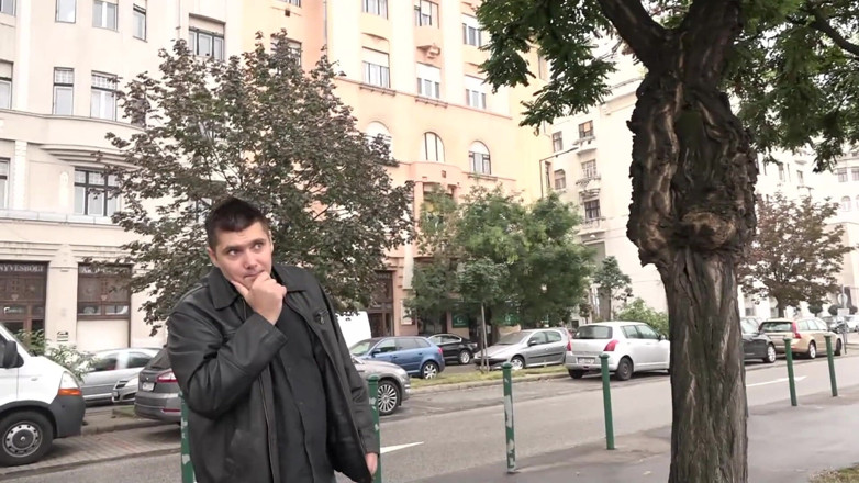 Femdom Sex: Vrea ca încornoratul ei să lingă sperma taurilor negri!