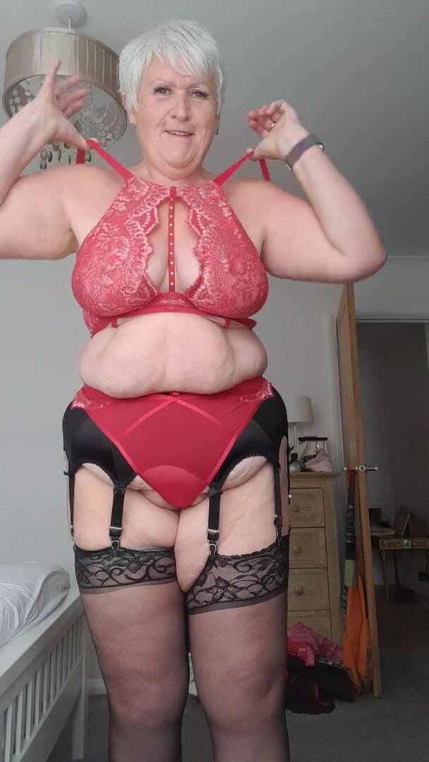 Uk Joolz: Loving my new lingerie