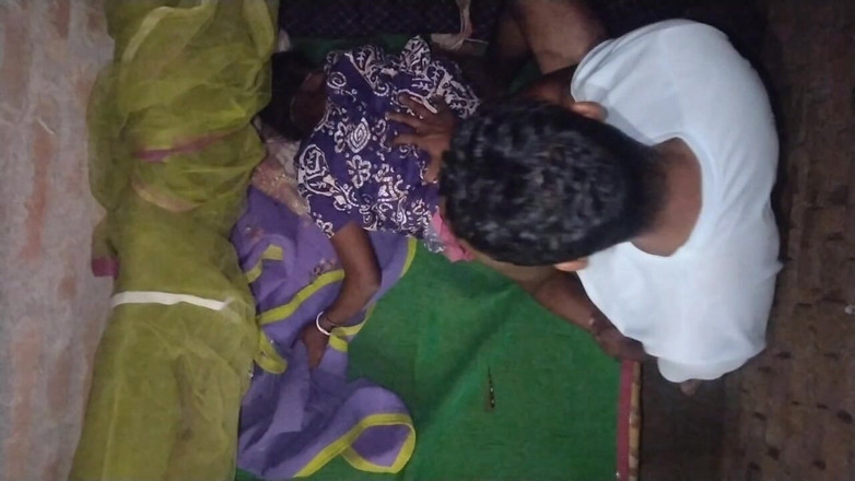 Pumi: Desi nevlastní sestra s vesnicí Hard Chudai