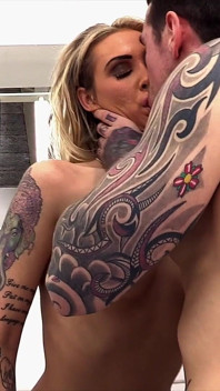 Loira milf Dd Ventura Estrela em sua cena de estréia para kg