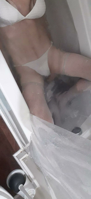 Feeling sexy today crosdressing: Cdmichelle in the Tub Taking Dildo Into