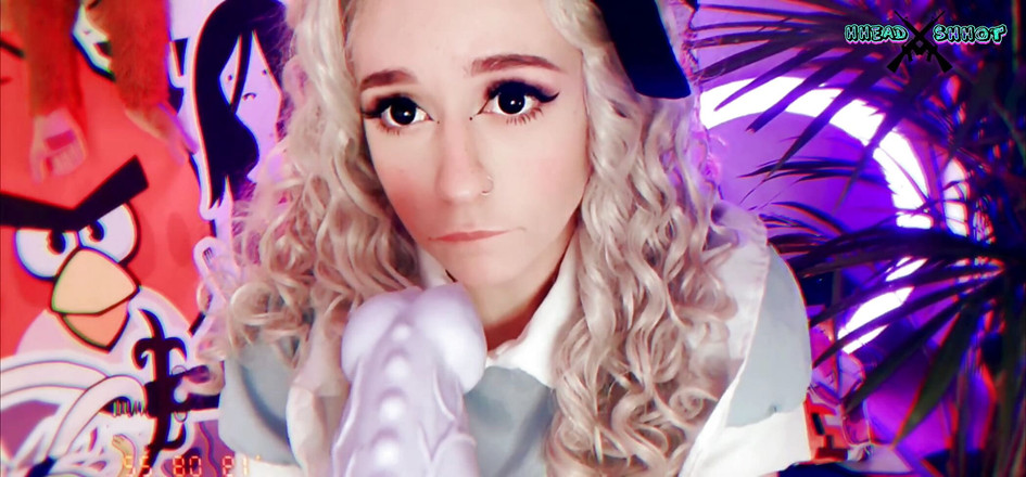 Alice Bong: セクシーなアリスのための最初のダブルフェラチオ