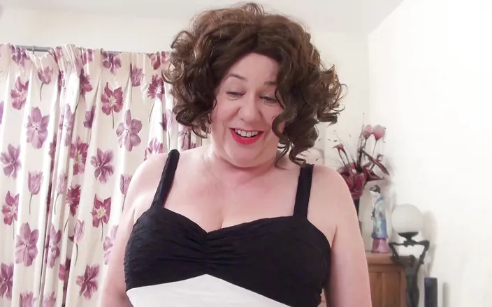 Dirty Doctors Clips - Solo Mature Playtime: Black and white dress