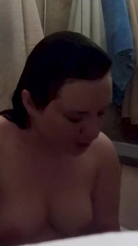 Viendo a mi madrastra en el baño