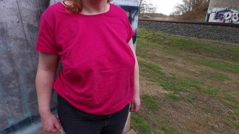 Bouncy Tits Action: Escenas de tetas duras y desnudas