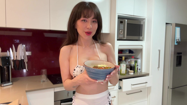 Luna Lovekiss: Free, Cooking Dinner with Luna While Wearing a Tiny Bikini