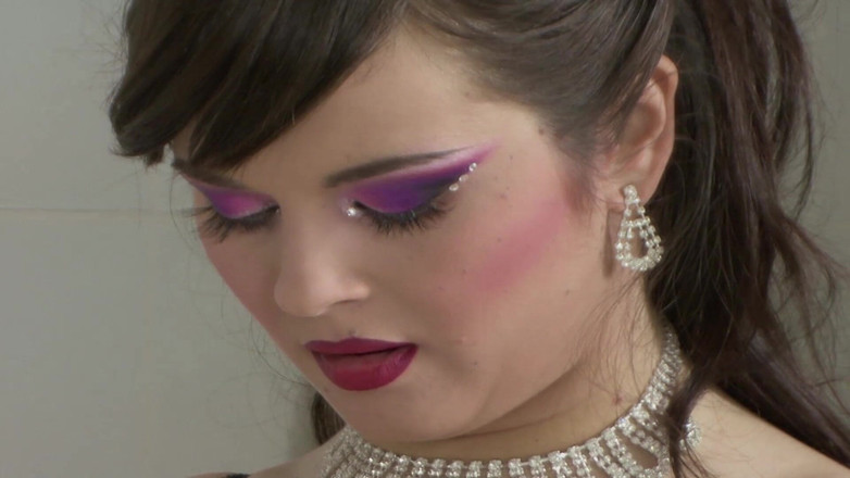 Filles Francaises: Она грудастая французская милфа, которая получила большую порцию спермы на ее сиськи