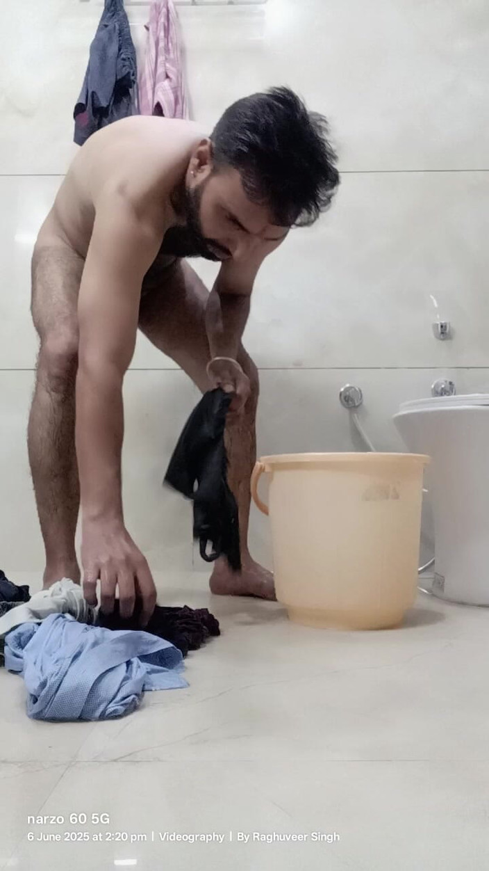 Rajasthani-old-lover: Meesterbatie na het zuigen van de penis van mijn buurman...