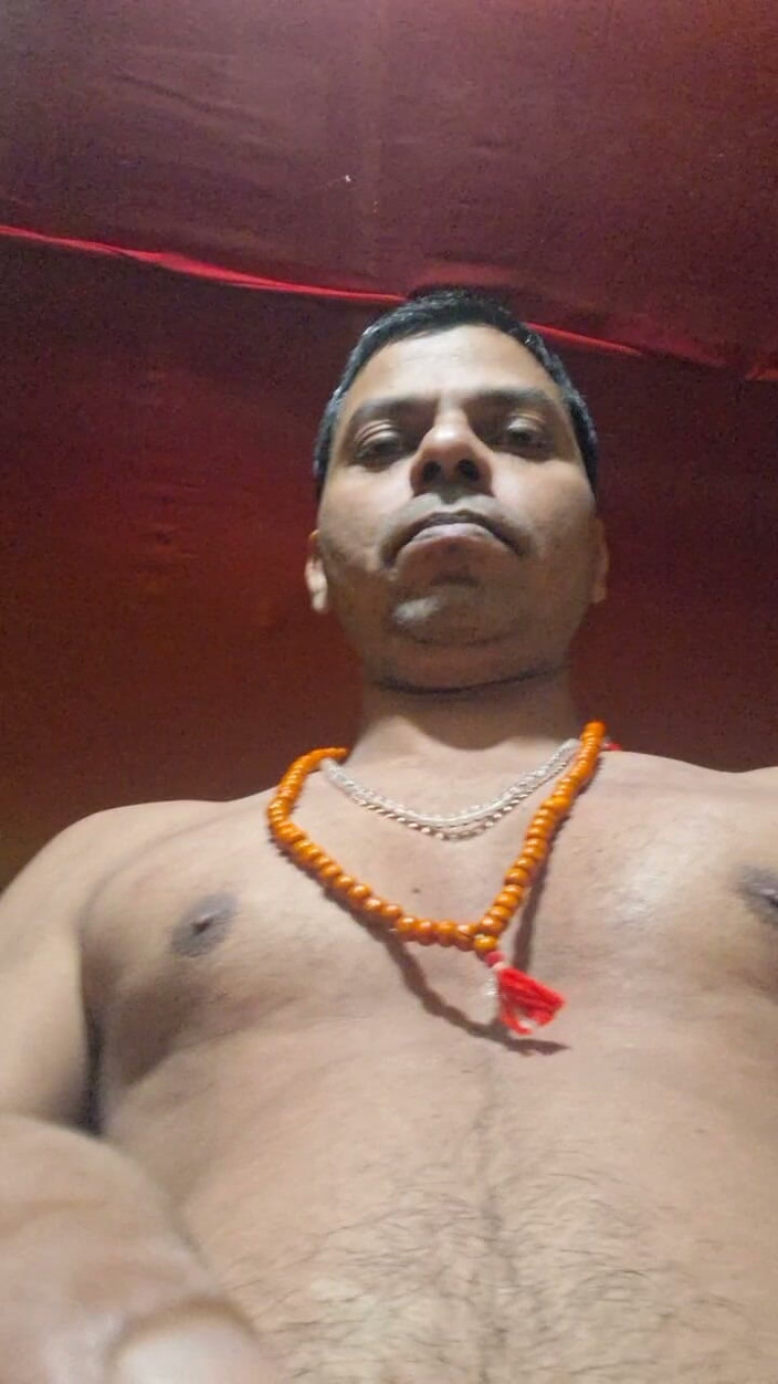 FantasticThampuran41: My Age 41 Iike White Beautiful Young Ladies for Hot Fun