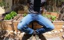 Golden Adventures: Pissar mina jeans medan jag trädgårdsarbete