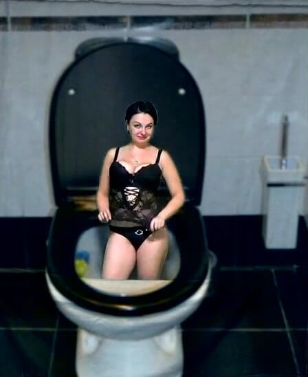 Sexy Milf: Kate flushing herself to the toilet while dancing part by...
