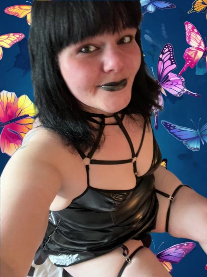 SageTheSuccubus: बड़ी लड़कियों को अधिक मज़ा आता है