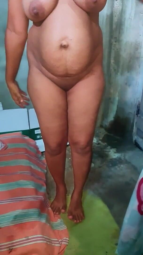 Tiyana: Hot Slut Dance and Shower