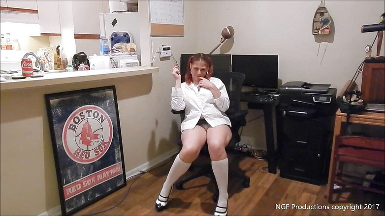 Nasty Girlfriends: Nữ sinh viên nghịch ngợm Rebel khoe quần lót