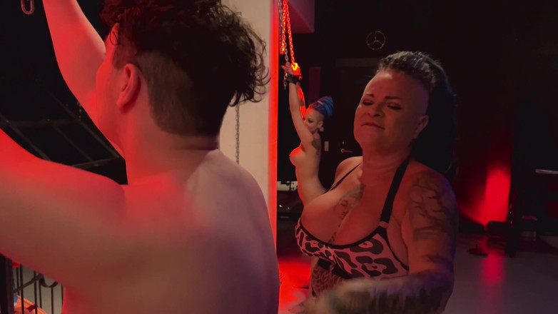 Domina Dark: Pain Scale Boy Vs Girl