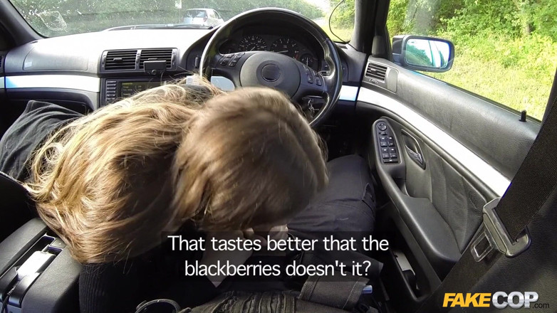 Fake Cop: Blackberry Hills policajt: sběrači ovoce Těsná kundička tvrdě ošukaná