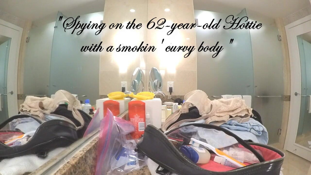 MarieRocks: Spying on the 62-year-old Hottie with a smokin' curvy body