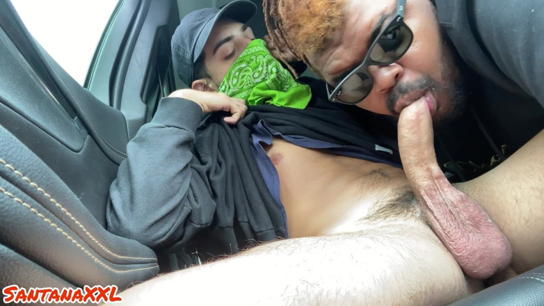 Santana XXL: Santana Xxl lagi asik bersenang-senang di dalam mobil