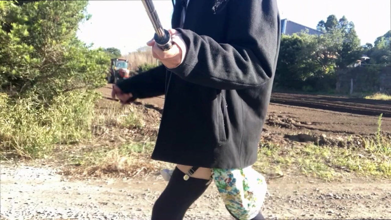 megu2002: 아침부터 독립 훈련 No24 노출 걷기