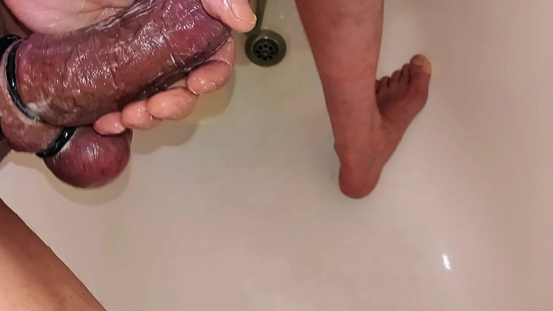Titi19: Vieux Cochon Branle Sa Belle Bite Veinée Et Son Gros...